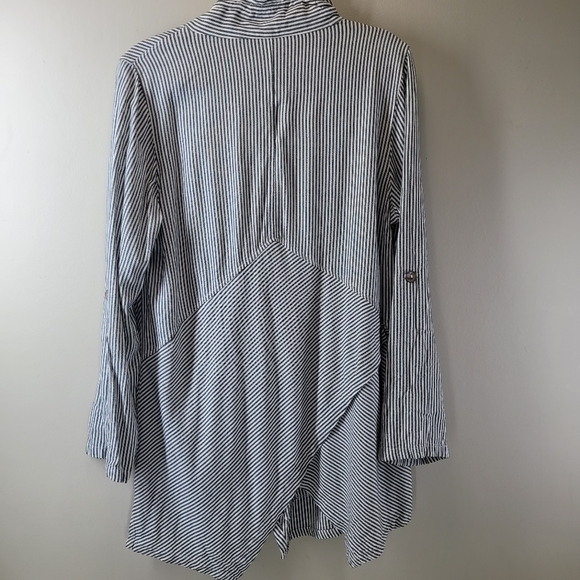 Soft Surroundings Size Large Blue Striped Longsleeve Button Down - Picture 6 of 8